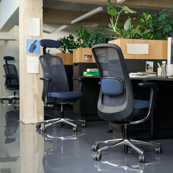 HÅG SoFi Mesh 7500 office chair with GU Mandal 780 upholstery, black frame and breathable mesh back