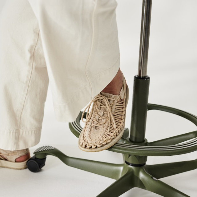 HÅG Capisco 8106 gaslift groen — hoogteverstelling zichtbaar