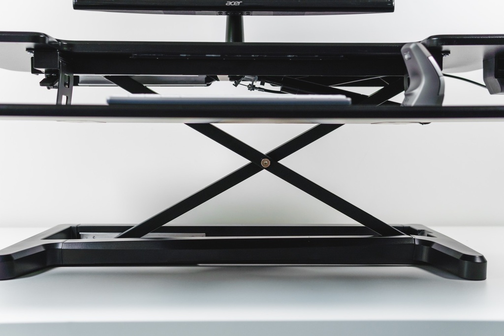 BakkerElkhuizen-adjustable-sit-stand-desk-riser-2-black-sit-stand-desks-1697184549-7.jpeg (img_0_2)