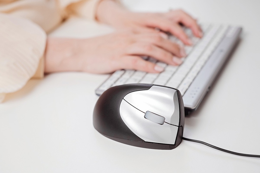 BakkerElkhuizen-handshake-mouse-wired-vs4-ergonomic-mice-1697184548-6.jpeg (img_35_1)