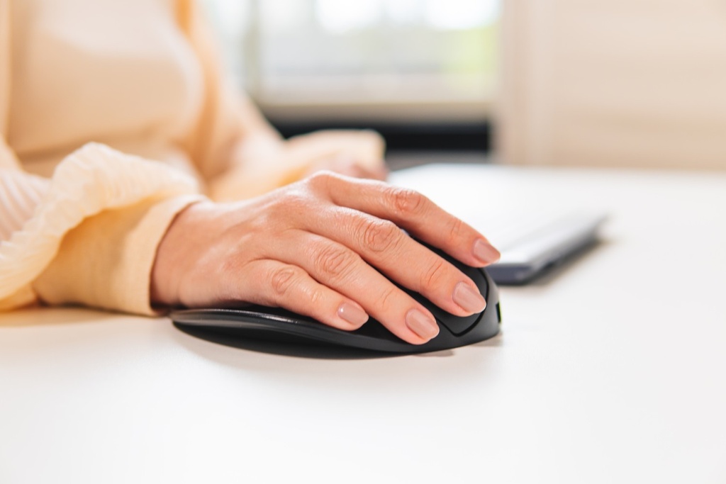 BakkerElkhuizen-handshoemouse-wireless-ergonomic-mice-1697184548-6.jpeg (img_37_2)