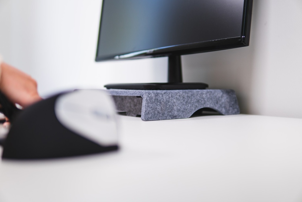 BakkerElkhuizen-q-riser-50-circular-grey-monitor-stands-1697184547-8.jpeg (img_58_2)
